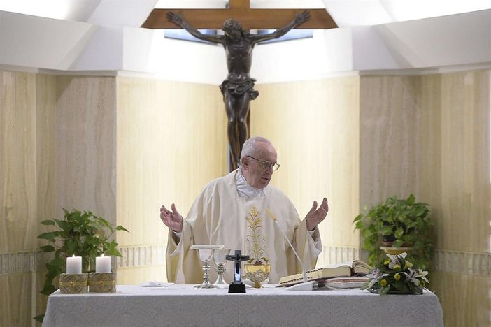 PAPA: Il diavolo distrugge l’uomo perché Dio si è fatto come noi