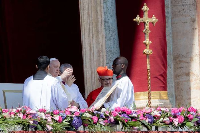 Papa Francesco durante la Benedizione Urbi et Orbi, Loggia delle Benedizioni, 17 aprile 2022