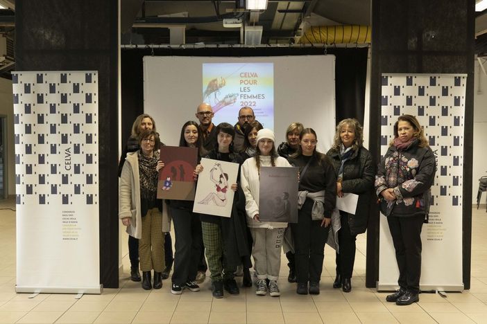 Inaugurata l'esposizione Celva Pour les femmes