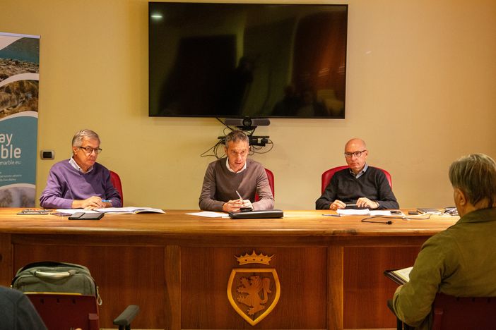 Al centro l'assessore Davide Sapinet