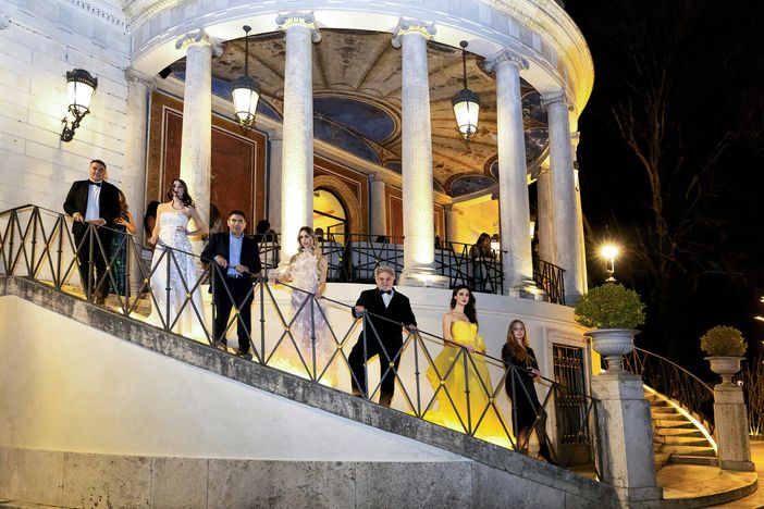 nella foto da sx, tra le modelle, Fabio Ridolfi (Fondazione Green Weddings), Salvatore Addario (CNA Turismo Valle d’Aosta), Armando Soldaini (Fondazione Green Weddings) e Giorgia Vigna Lasina (Giovani albergatori Adava)