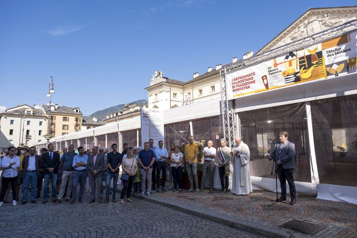 La Benedizio che apre la Foire (Foto di Enzo Massa Micon per conto dell'Assessorato regionale dello sviluppo economico, formazione e lavoro) La Benedizio che apre la Foire (Foto di Enzo Massa Micon per conto dell'Assessorato regionale dello sviluppo economico, formazione e lavoro)