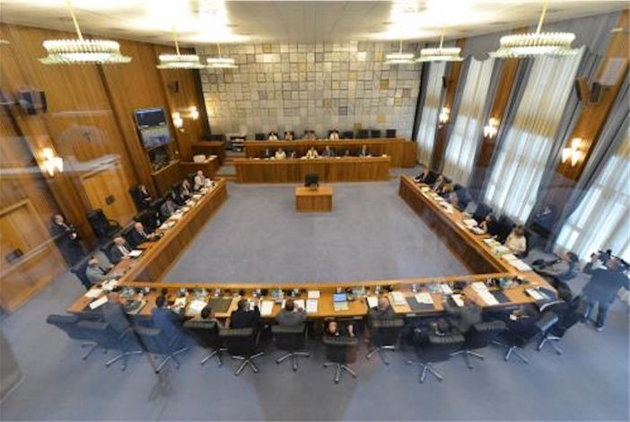 Responsabilità politica e partecipazione: la sfida che la Valle d’Aosta deve raccogliere Responsabilità politica e partecipazione: la sfida che la Valle d’Aosta deve raccogliere