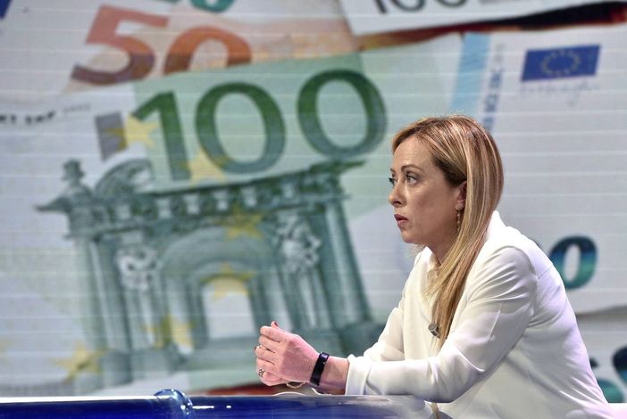 Ogni tre giorni dobbiamo pagare una tassa