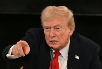 Israele, Trump avverte Hamas: "Se non rispetta l'accordo posso autorizzare ripresa dei combattimenti"