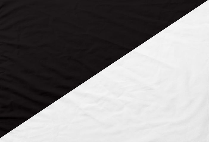 Il rosso della banciera unionista ha lasciato il posto al biaco segno di arresa