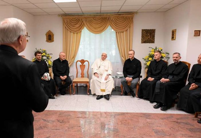 Papa Francesco con i gesuiti della Regione russa