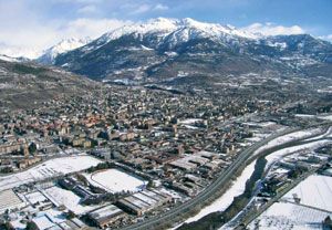 Panorama di Aosta da una mongolfiera