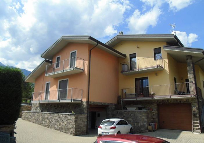 CASA SUBITO IN VALLE D'AOSTA: Villa bifamiliare in vendita ad Aosta, regione Busseyaz