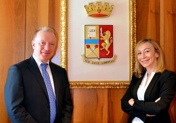 Il questore di Aosta, Ivo Morelli e il Commissario capo Eleonora Cognigni Il questore di Aosta, Ivo Morelli e il Commissario capo Eleonora Cognigni