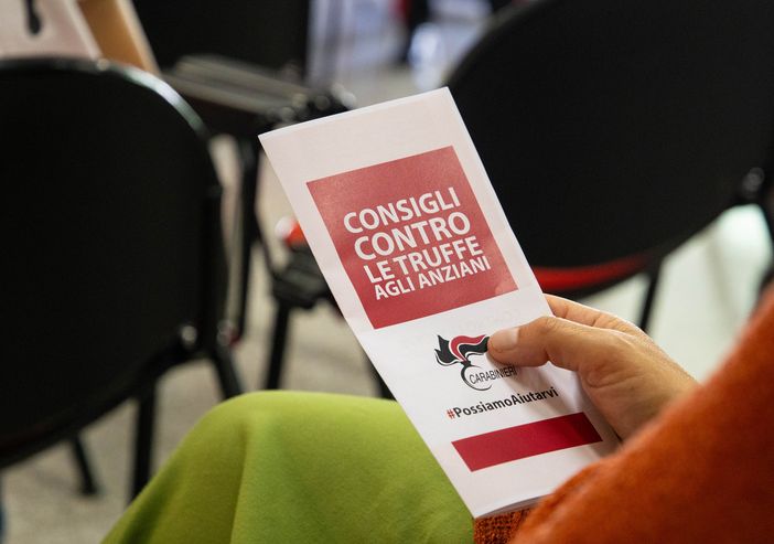 La Valle d'Aosta sostiene la campagna sensibilizzazione contro truffe anziani dell’Arma dei Carabinieri La Valle d'Aosta sostiene la campagna sensibilizzazione contro truffe anziani dell’Arma dei Carabinieri