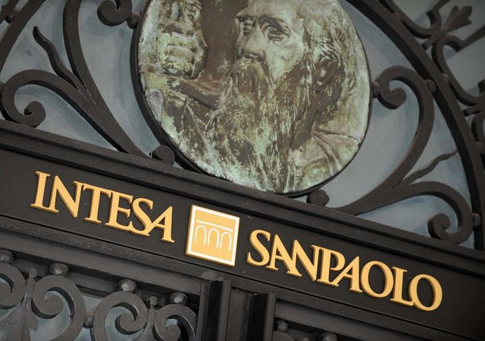 Da Intesa Sanpaolo 8 miliardi per le famiglie Da Intesa Sanpaolo 8 miliardi per le famiglie