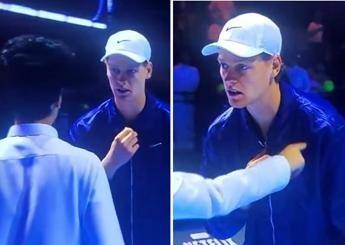 Sinner e l'assedio dello spettatore: "Mi dai la giacca?"