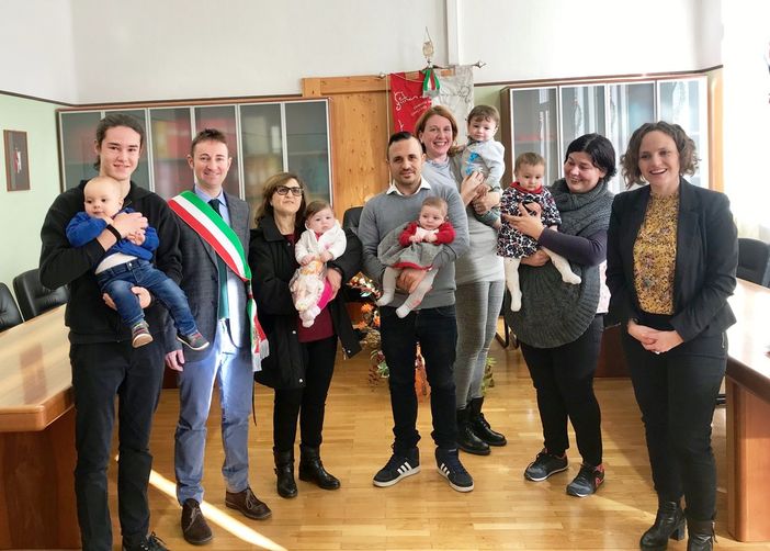 Challand-Saint-Victor: Festeggiati i coscritti e i nuovi Challandins Challand-Saint-Victor: Festeggiati i coscritti e i nuovi Challandins