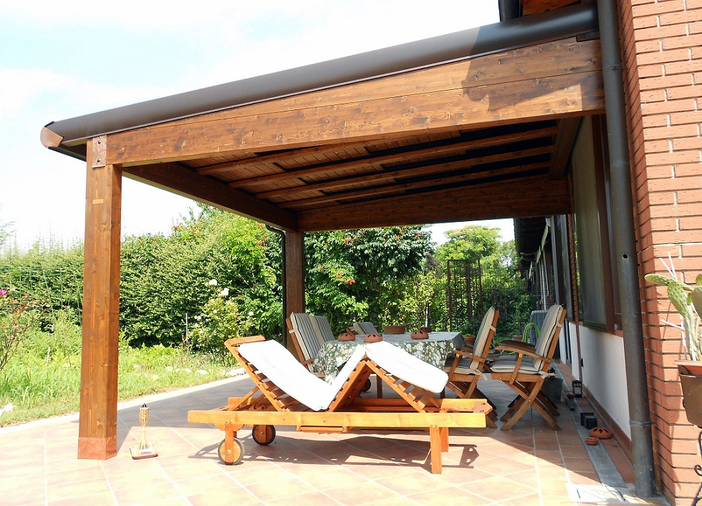 Pergolati in legno personalizzati: caratteristiche e punti di forza Pergolati in legno personalizzati: caratteristiche e punti di forza