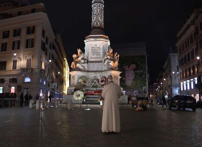 La preghiera di Papa Francesco per l' Immacolata La preghiera di Papa Francesco per l' Immacolata