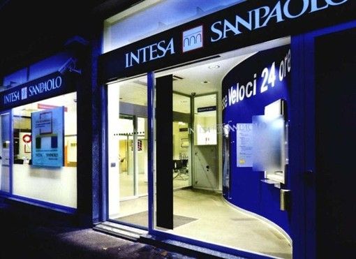BANCHE: Intesa San Paolo offre acquisto di proprie azioni ai suoi dipendenti