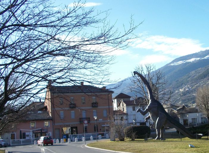 Il Diplodocus in piazza Arco d'Augusto Il Diplodocus in piazza Arco d'Augusto