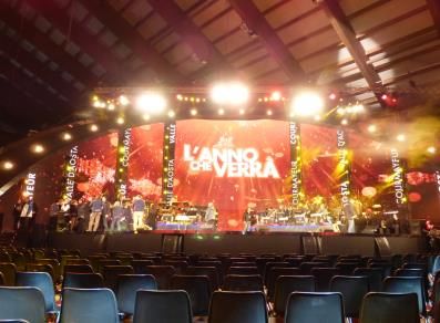 CAPODANNO: Da Courmayeur 'L'Anno che verrà' condotto da Flavio Insinna CAPODANNO: Da Courmayeur 'L'Anno che verrà' condotto da Flavio Insinna