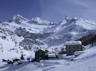 Morto travolto da una valanga Roberto Ferraris soccorso alpino Guardia di Finanza Cervinia