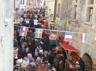 Fiera di Sant'Orso Donnas 2019: Dalla Veillà ecologica all'artigianato 'colto' il Borgo accoglie migliaia di visitatori Fiera di Sant'Orso Donnas 2019: Dalla Veillà ecologica all'artigianato 'colto' il Borgo accoglie migliaia di visitatori