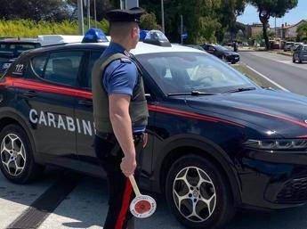 Treviso, non si ferma ad alt carabinieri e finisce contro un albero: morto 23enne Treviso, non si ferma ad alt carabinieri e finisce contro un albero: morto 23enne