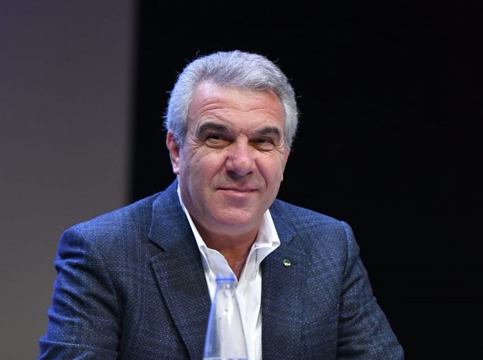 Vaccino obbligatorio per tutti. E va prorogata la cassa covid Vaccino obbligatorio per tutti. E va prorogata la cassa covid