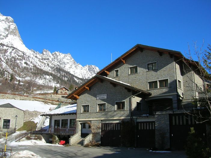 “Chez nous” torna a Oyace: aperte le candidature per gli hobbisti del legno