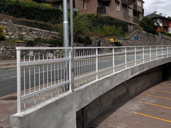 Nelle foto prima e dopo l'intervento Nelle foto prima e dopo l'intervento