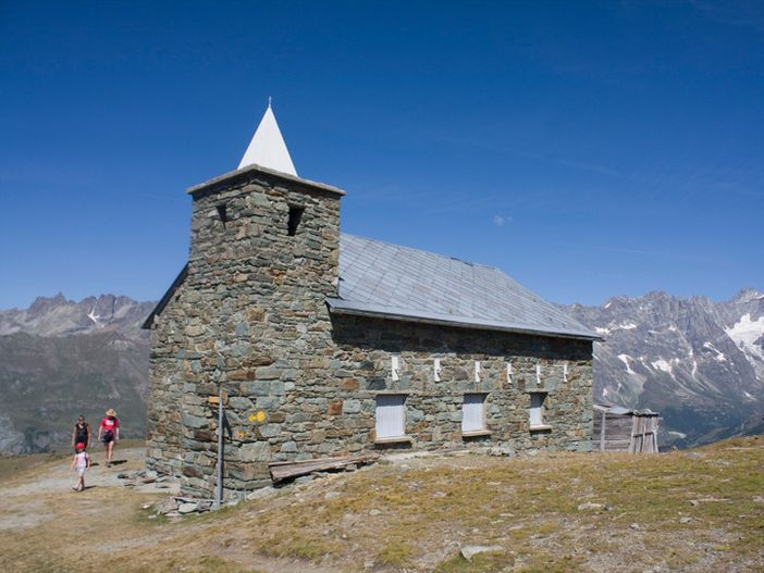 Tra i pascoli e il cielo: la fede che unisce Clavalité
