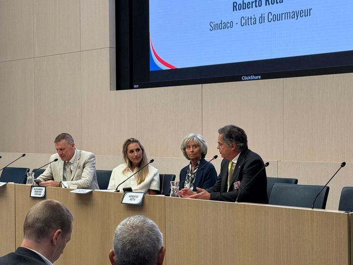 Da sx  Agostino Pesce, direttore della Camera di Commercio Italiana della Costa Azzurra, Alexandra Borchio Fontimp, Senatrice delle Alpi Marittime,  Roberto Rota Sindaco di Courmayeur, e Patrizia Dalmasso Presidente Camera di Commercio Italiana della Costa Azzurra