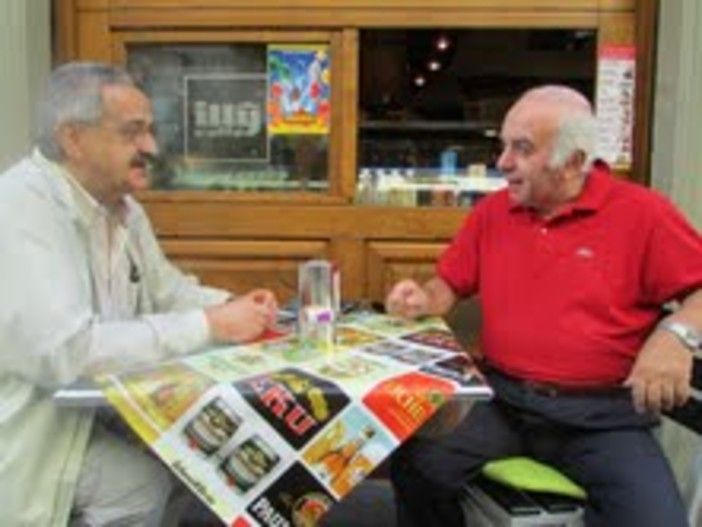 Pierantonio Genestrone (sn) ed il suo più stretto collaboratore, Beppe Sagaria, vice presidente vicario in una pausa durante l'organizzazione di Mercanti in Festa Pierantonio Genestrone (sn) ed il suo più stretto collaboratore, Beppe Sagaria, vice presidente vicario in una pausa durante l'organizzazione di Mercanti in Festa