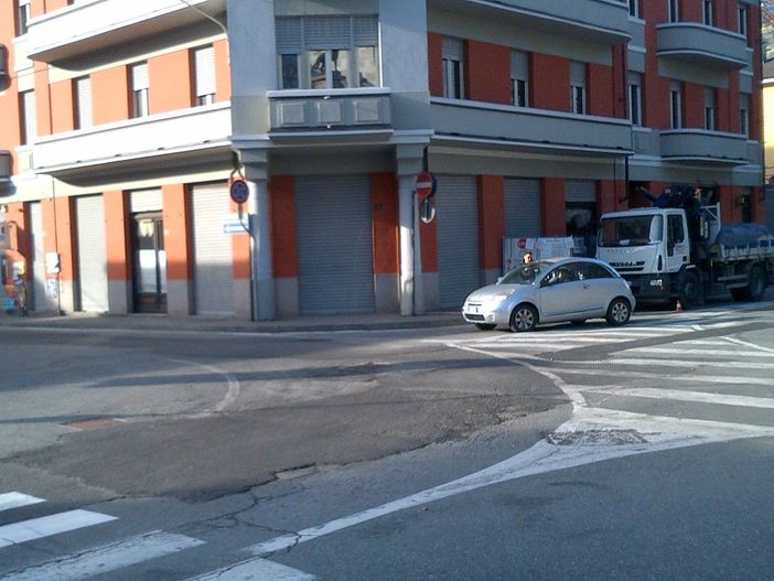 Dai bignè agli euro, Biverbanca trasforma ex pasticceria Crestani Dai bignè agli euro, Biverbanca trasforma ex pasticceria Crestani