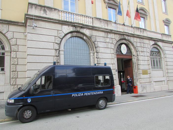 L'ingresso del Palazzo di Giustizia di Aosta