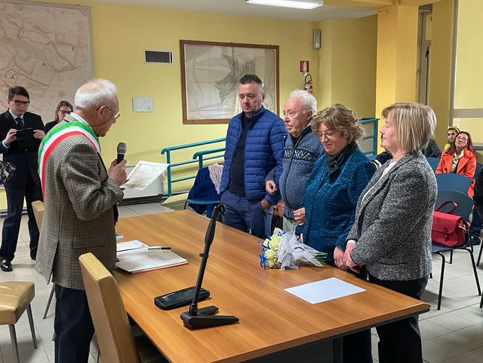 Proclamazione delle nozze con i testimoni Proclamazione delle nozze con i testimoni