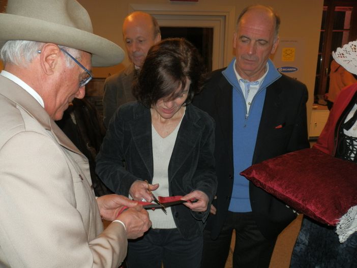 Fabrizia Derriard, Augusto Rollandin e Arrigo Gallizio al taglio del nastro del nuovo Museo delle Guide di Courmayeur