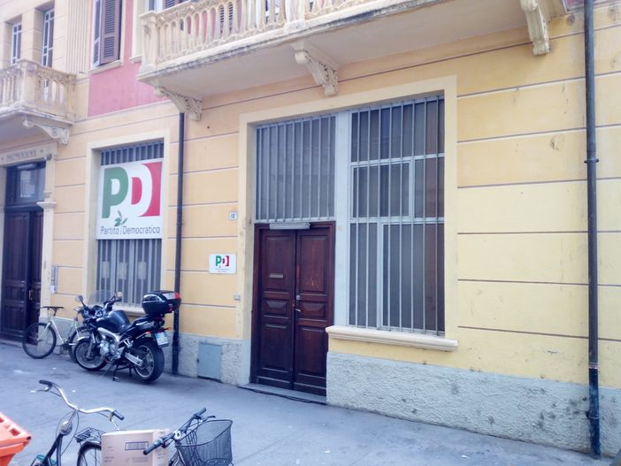 La tesoriera del PD Vda ritira la firma in banca. Il partito allo sbando organizzativo