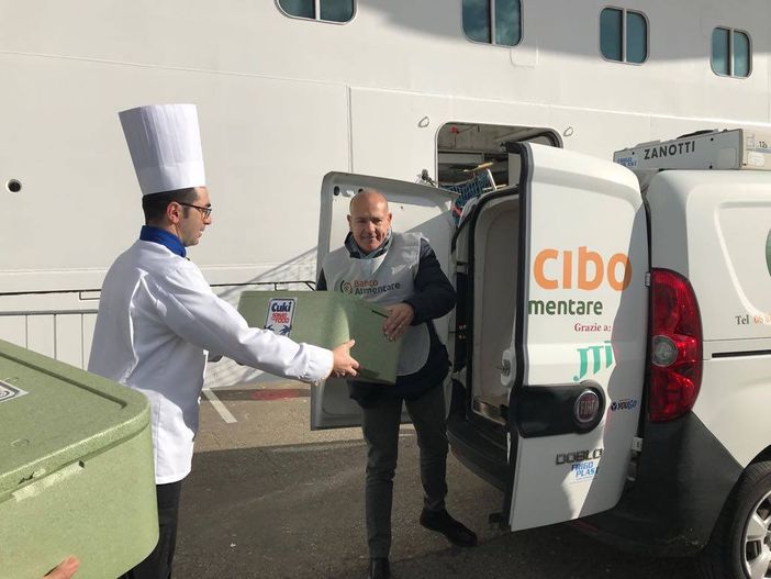 Banco Alimentare per la Valle d’Aosta Onlus e Cuki Save the Food: recuperate 390 porzioni di cibo non consumato nelle mense collettive e redistribuite agli enti caritativi valdostani Banco Alimentare per la Valle d’Aosta Onlus e Cuki Save the Food: recuperate 390 porzioni di cibo non consumato nelle mense collettive e redistribuite agli enti caritativi valdostani