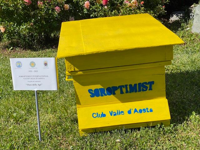 Le arnie del Club Soroptimist per il miele della solidarietà Le arnie del Club Soroptimist per il miele della solidarietà