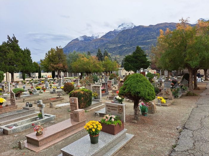 Memoria e fiori: anche ad Aosta la Messa del 2 novembre