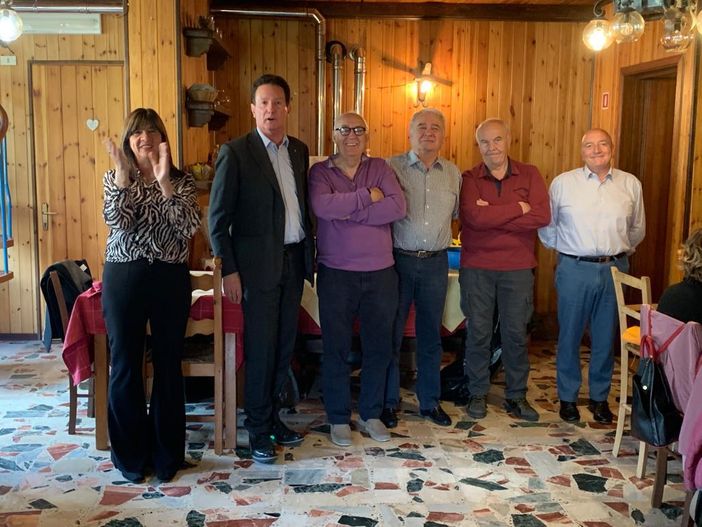 Nella foto del nuovo direttivo da sn: Rita spadotto, Paolo Contoz, Antonio Feder, Elio Ponsetti, Aldo Pession, Roberto canale e Luciano Scarabellied. Nell'articolo e in galleria alcuni momenti conviviali Nella foto del nuovo direttivo da sn: Rita spadotto, Paolo Contoz, Antonio Feder, Elio Ponsetti, Aldo Pession, Roberto canale e Luciano Scarabellied. Nell'articolo e in galleria alcuni momenti conviviali