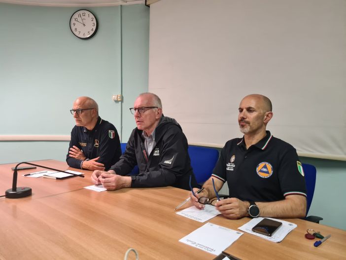 Fabrizio Curcio, capo del Dipartimento della Protezione civile nazionale; al centro Renzo Testolin, pres. Regione; a sn il direttore della Protezione civile regionale, Valerio Segor (Ph. Uff. stampa RAVA) Fabrizio Curcio, capo del Dipartimento della Protezione civile nazionale; al centro Renzo Testolin, pres. Regione; a sn il direttore della Protezione civile regionale, Valerio Segor (Ph. Uff. stampa RAVA)
