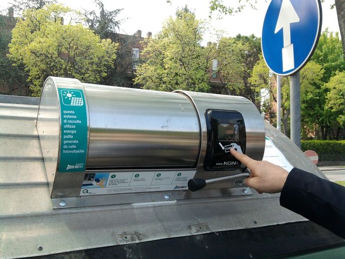 Rifiuti ad Aosta, tolleranza zero: abbandonare un sacchetto ora costa fino a 3.000 euro