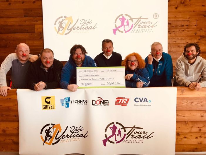 Donati cinquecento euro a ‘Missione sorriso VdA clown dottori’ Donati cinquecento euro a ‘Missione sorriso VdA clown dottori’