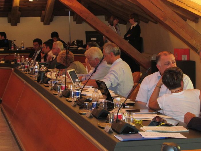 I banchi dell'opposizione in Consiglio comunale ad Aosta