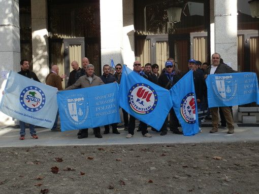 I sindacati di polizia preparano anche in Valle nuove agitazioni