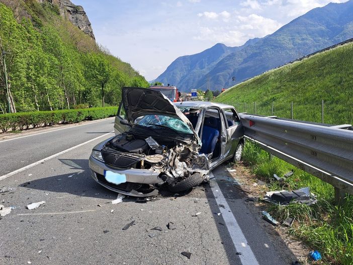 Incidente stradale tra auto e mezzo pesante a Verrés