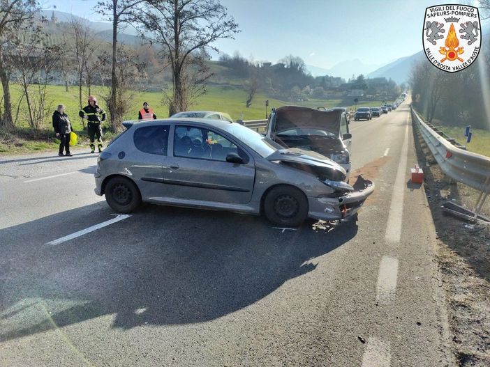 Incidente stradale fra auto a Verreyes Incidente stradale fra auto a Verreyes