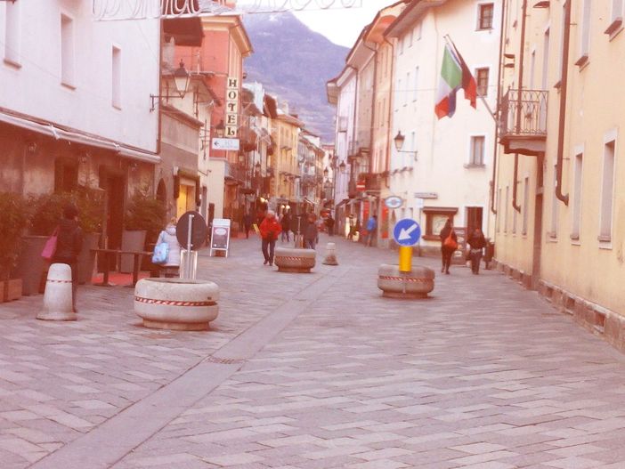 Aosta: Sull'arredo urbano qualcosa si muove