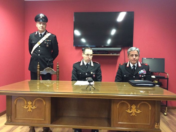 Al centro, il capitano Carmelo Mossucca